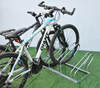 Bodenmontierter Edelstahl-Metall-Industrie-Fahrradständer, kreativ